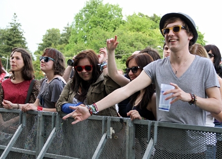 Publikum bei der FM4-Bühne beim Linzfest